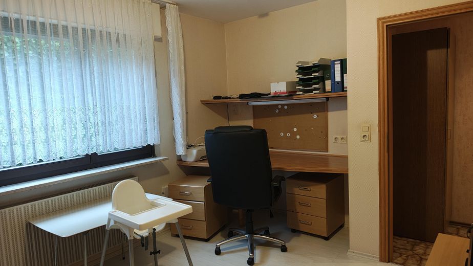 Freistehendes Einfamilienhaus mit Garage und Garten – sofort bezugsfrei in Trebur-Geinsheim – Zimmer EG