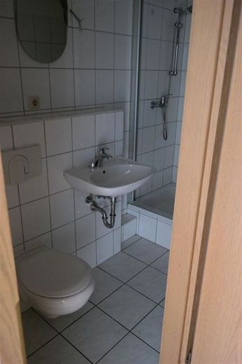 * Günstige 1-Zimmer mit Einbauküche, Laminat und Dusche * – SAM_8069