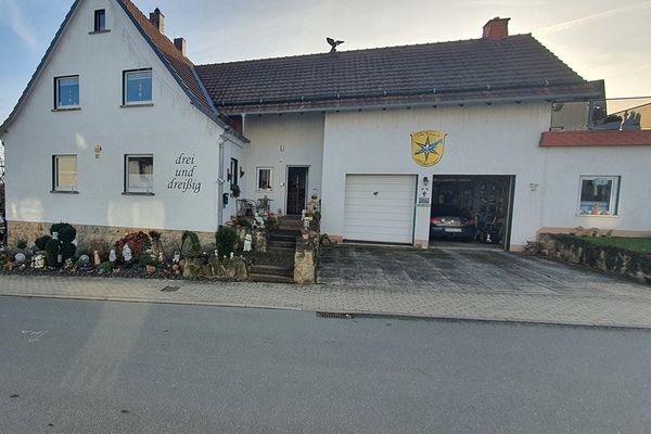 Casa bifamiliare vicino all'Edersee in vendita
