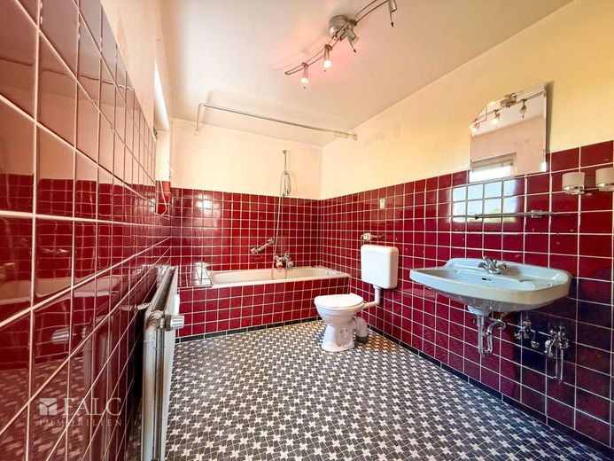Zwei Einheiten. Voll vermietet. Solide Kapitalanlage in Sörup. – EG - Badezimmer