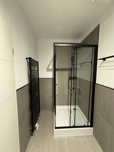 Beautiful 3-Room Apartment in Hof with Balcony and Kitchen – Photo 7