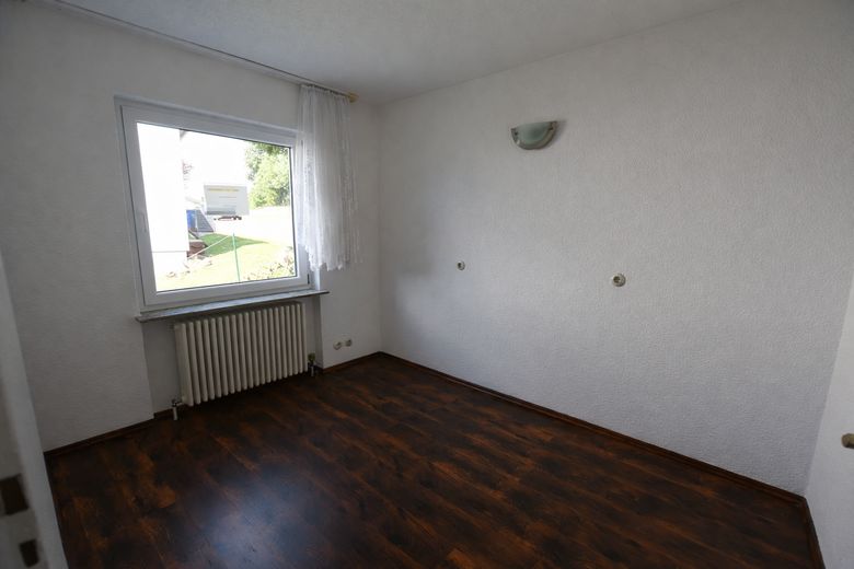 Charmantes Einfamilienhaus in idyllischer Lage, provisionsfrei ! – Arbeitszimmer EG