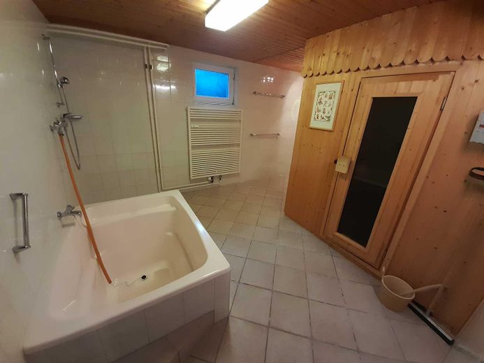Keller Saunaraum mit Dusche