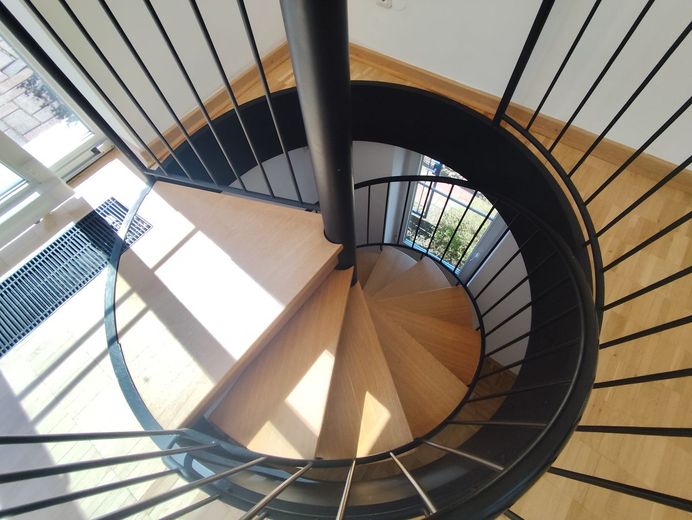 Einzigartiges Architektenhaus mit Aufzug, Panoramaterrasse und exklusivem Komfort in 95326 Kulmbach! – Treppe ins UG
