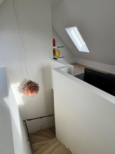 Großzügige Maisonettewohnung mit Hausgefühl – Treppe Büro 2