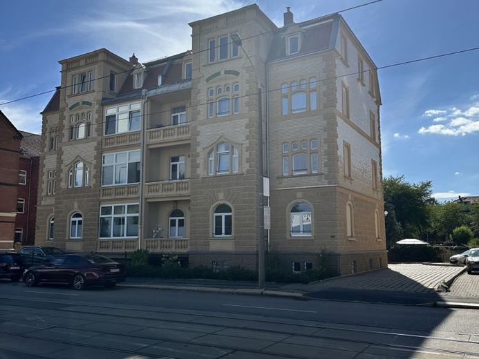 Ampio appartamento mansardato di 4 locali con balcone – Foto 1
