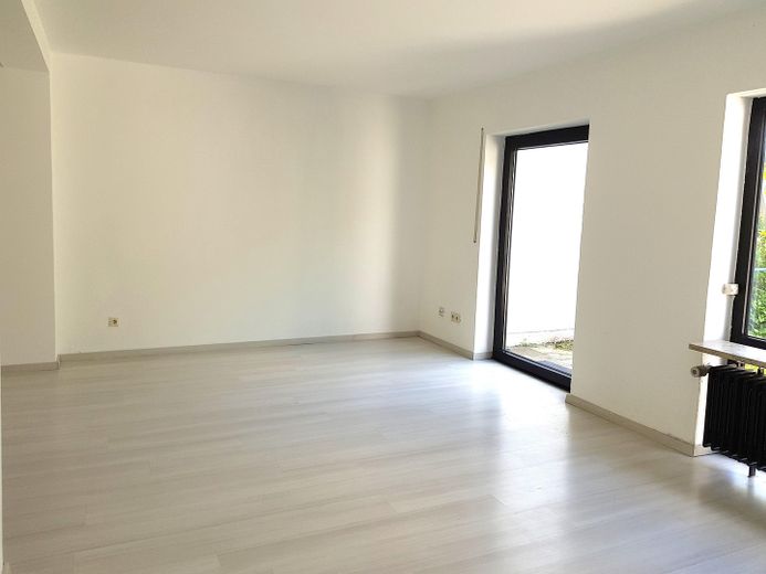 Casa a schiera centrale tranquilla a Neukeferloh - 5 locali + locale hobby + garage – Wohnen