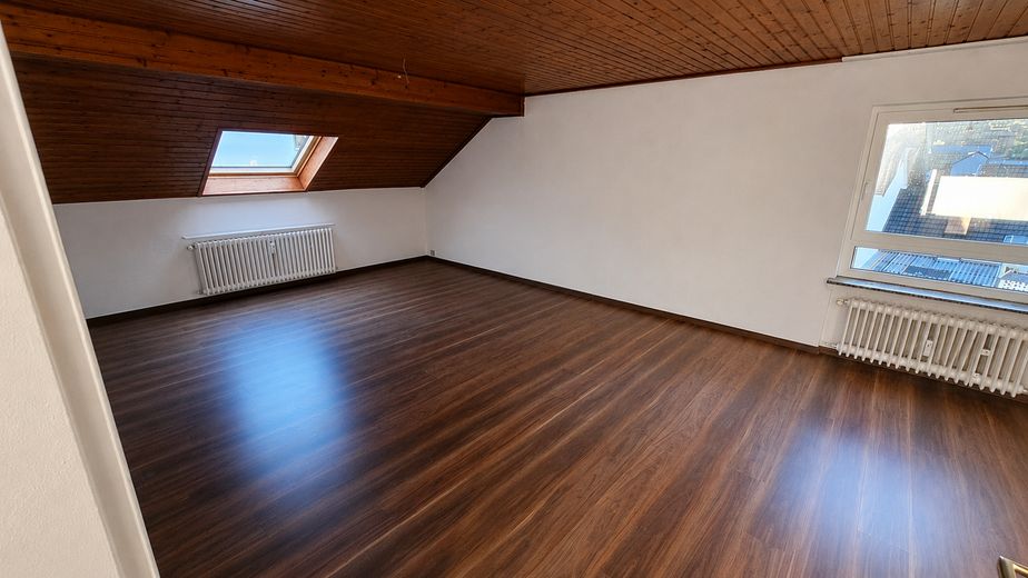 Spacious 3-room apartment – Wohn-/Arbeitszimmer
