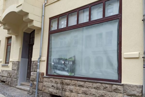 Unità commerciale luminosa e accogliente in affitto nelle vicinanze del centro di Auerbach – ristrutturazione inclusa secondo i vostri desideri