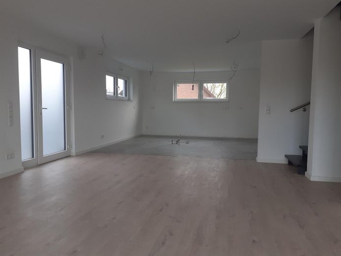 Blick aus Wohnz. in Küche