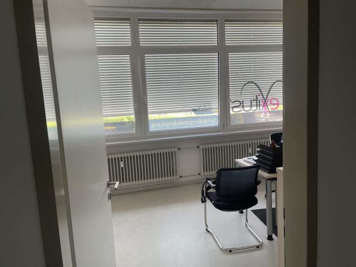 Superfici di magazzino e ufficio riscaldabili in affitto a Eggenfelden -734qm – Photo 14
