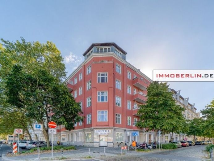 IMMOBERLIN.DE - Batı balkonlu, büyüleyici alçı süslemeli eski bina dairesi – Fotoğraf 1