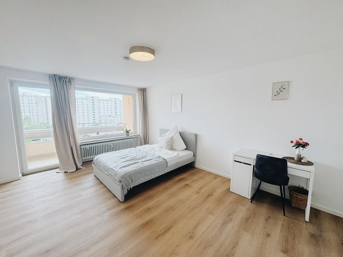 Renovated shared apartment with balcony (fully furnished) – Zimmer 4