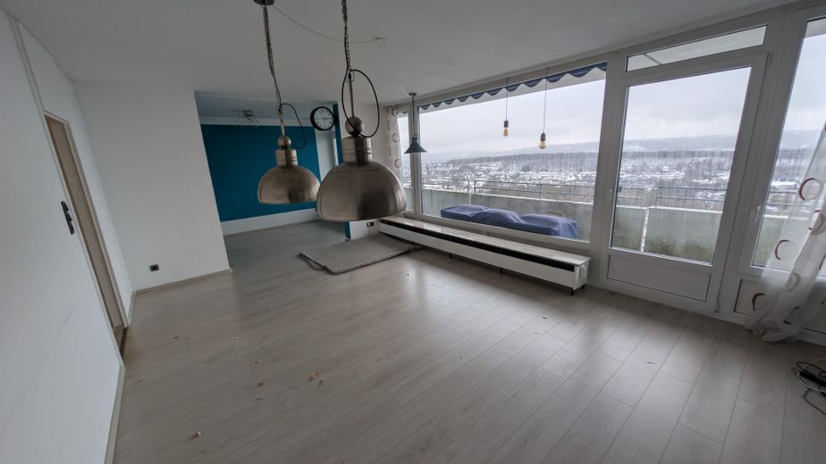 Lichtdurchflutete große Eigentumswohnung Wuppertal Elberfeld/Uellendahl mit Traum-Ausblick – Wohnzimmer 1