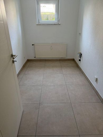 Renovierte, helle 3-Zimmer Souterrain Wohnung in Neureut – Küche