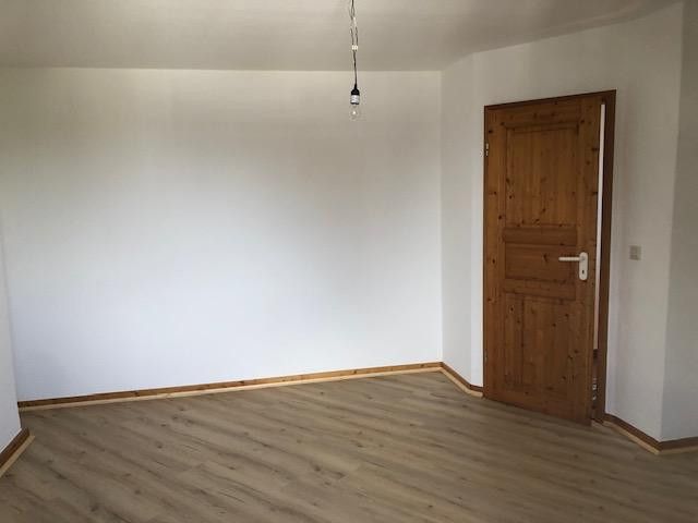 3-Raum DG Wohnung mit Balkon – Schlafzimmer 1