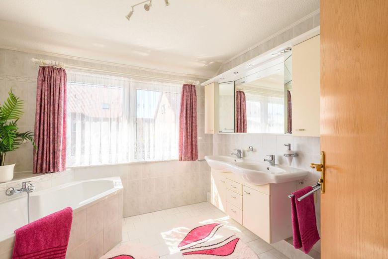 Badezimmer (OG)