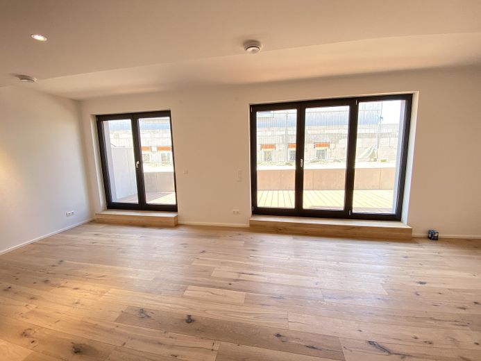 Jasne mieszkanie typu loft z tarasem szuka nowego najemcy – Wohn- Essbereich