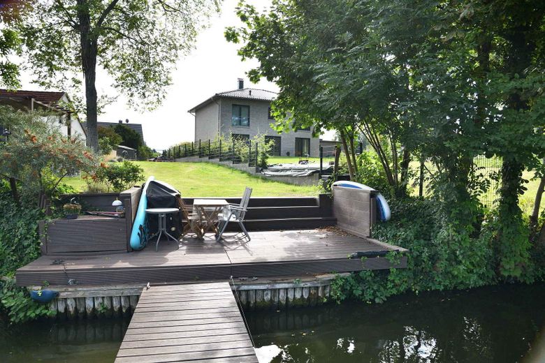 Terreno edificabile con accesso al lago e pontile – Foto 16