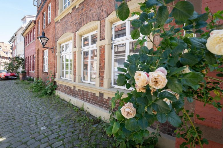 Provisionsfrei - mit stabilem Cashflow und Entwicklungspotenzial – Straßenansicht 1
