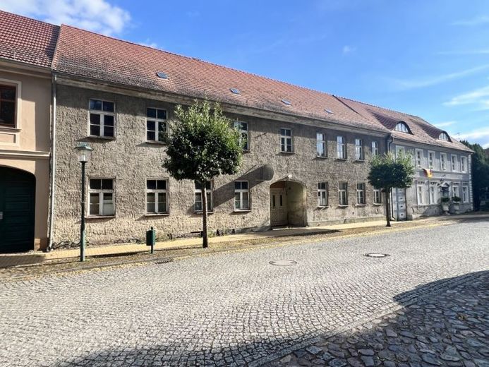 Entwicklungschance in Liebenwalde – historisches Schulgebäude mit Potenzial für 11 Wohneinheiten – Foto 1