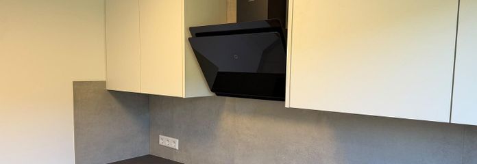 122-Wysokiej jakości, odnowione 5-pokojowe mieszkanie na poddaszu z balkonem słonecznym i wymarzonym widokiem w dal