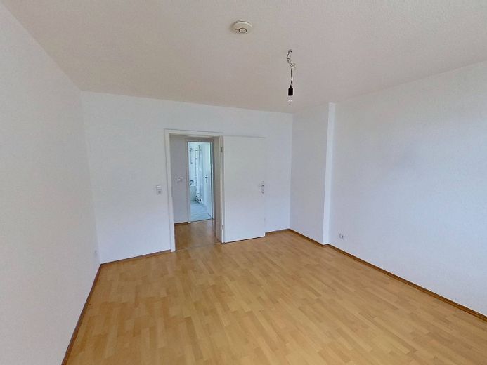 Minden-Dankersen: Odnowione mieszkanie 3-pokojowe z BALKONEM – Ansicht II: Schlafzimmer I
