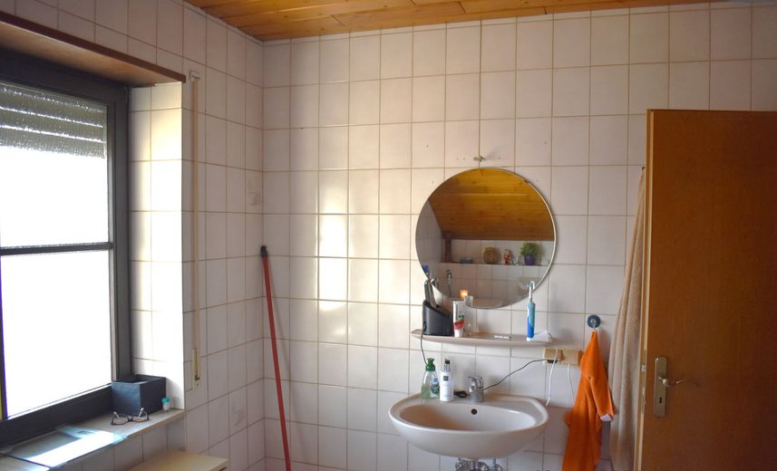 Sehr Helle schicke 3 Zimmer Dachgeschosswohnung mit Blick in die Berge – Photo 9