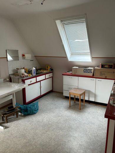 Zweifamilienhaus mit Potenzial: Eine Wohnung bezugsfertig, eine Wohnung zum gestalten und mit viel Raum für eigene Ideen – Foto 15