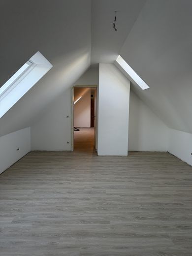 Frisch modernisierte 2,5-Zimmer Dachgeschosswohnung in Salzhausen – Foto 5