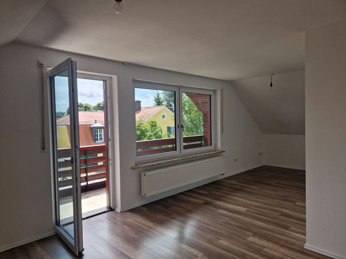 Attic apartment with south-facing balcony – Wohnzimmer