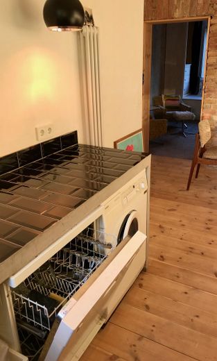 Wohnung mit Charm zentral in Berlin 2. Obergeschoss sofort verfügbar – Wohn-Küche2