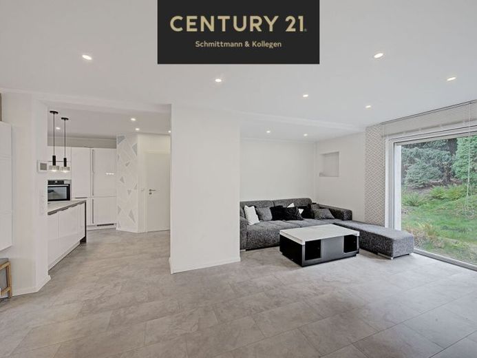 Traumhaus für Paare: Moderne Räume, freistehende Badewanne & viel Potenzial im Grünen – Foto 1