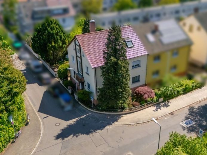 Familientraum mit Perspektive – Wohnen, Vermieten oder Generationen vereinen – फोटो 1