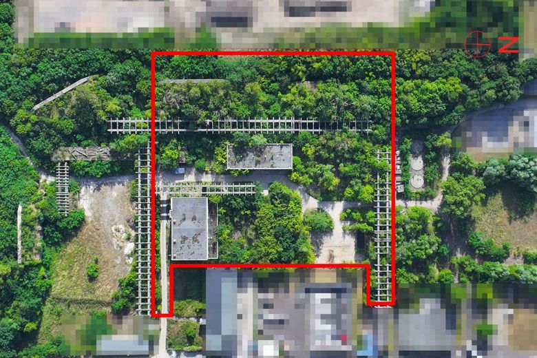Bez prowizji miejsce inwestycyjne o dużym potencjale komercyjnym z halami, budynkami funkcjonalnymi i 2 bunkrami – Vogelperspektive