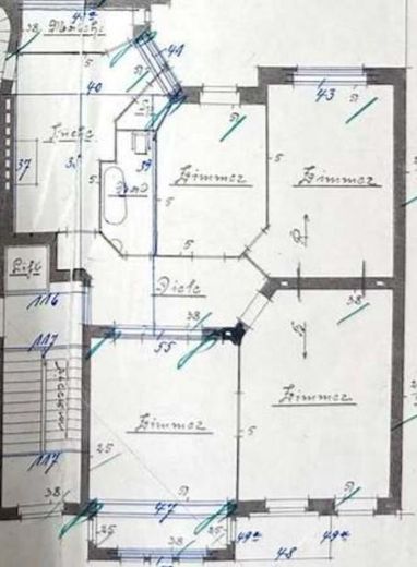 Altbaujuwel in Charlottenburg – 4 Zimmer, Balkon & Aufzug nahe Ku’damm – Grundriss