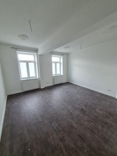 3-Zi. WHG + Balkon + Aufzug+Garten – Wohnzimmer
