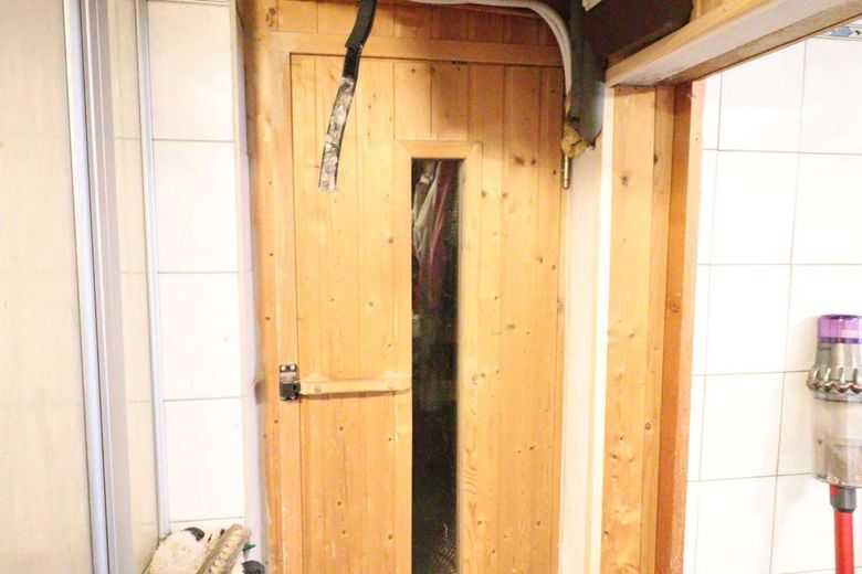 WRS Immobilien - käuferprovisionsfrei - Einfamilienhaus mit großer Scheune - Pelletheizung + Solar – Badezimmer - Sauna