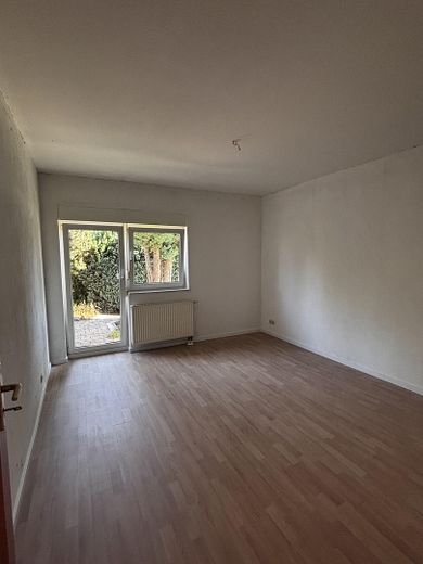 Geräumiger Bungalow mit ca. 194m² Gesamtfläche, Vollkeller und Garage – provisionsfrei – EG- Schlafzimmer 1 (1)