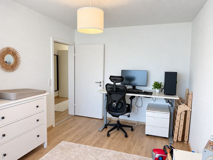 Appartement rénové lumineux de 3 pièces avec balcon à Pfullendorf – Kinderzimmer / Büro