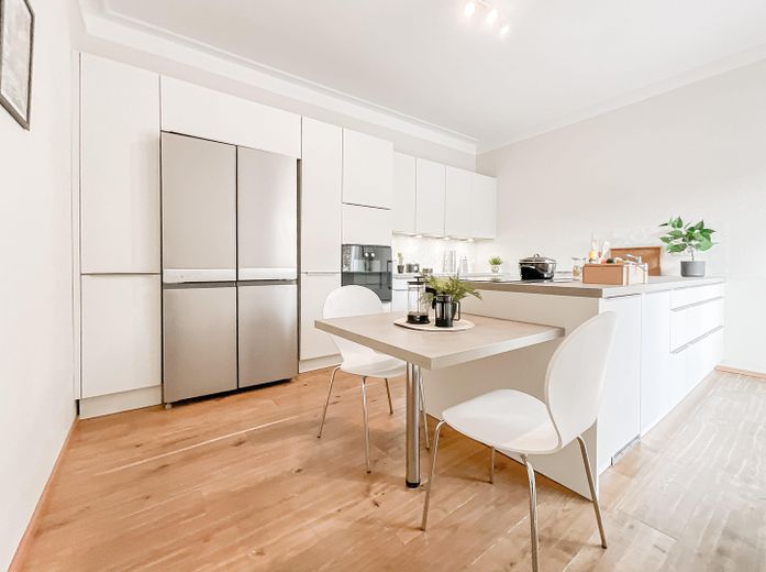 Bezugfertig renoviertes EFH am Niendorfer Marktplatz – Moderne Küche