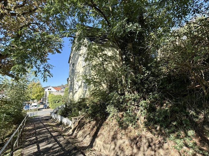 Fröndenberg-Mitte: Mehrfamilienhaus mit drei Garagen in zentraler Lage - Komplett vermietet! – Mehrfamilienhaus Fröndenberg-Mitte
