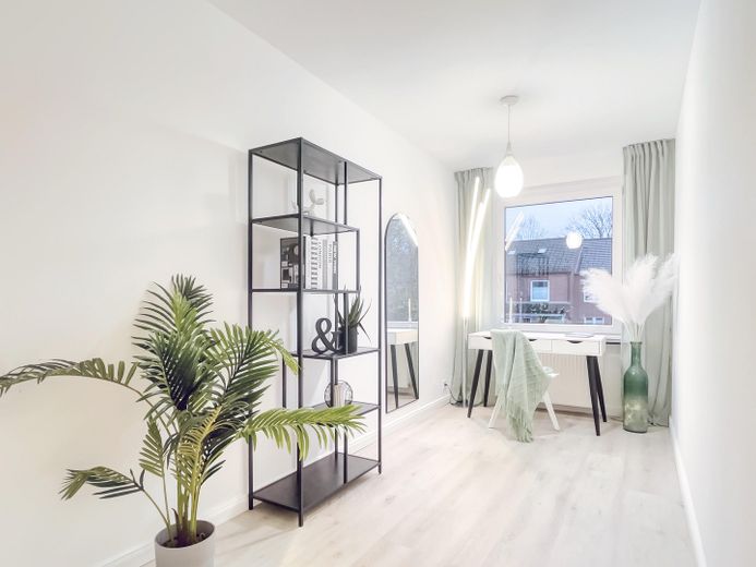 Bad Homburg Berliner Siedlung - Modernisiert und sofort bezugsfrei – BÜRO/ KINDERZIMMER