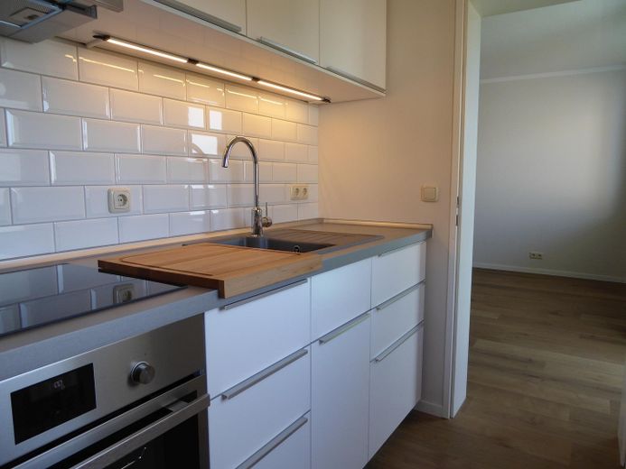 Top sanierte 1 ZKB Wohnung mit Balkon in Wiesbaden - Nordenstadt – Küche