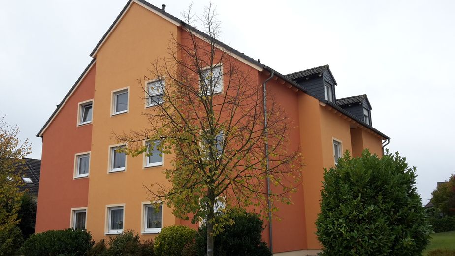 Neuwertige, sehr helle 5 Zimmer Wohnung mit schönem Fernblick – Foto 1