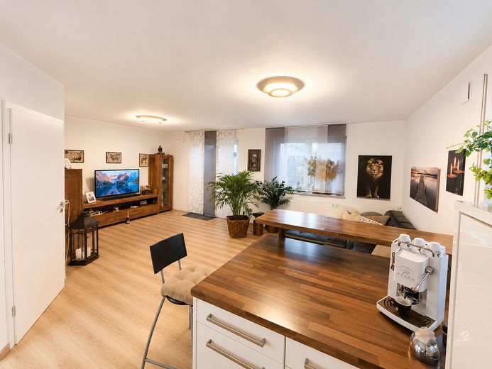 Moderne Doppelhaushälfte mit Garten in Bietingen – Foto 12