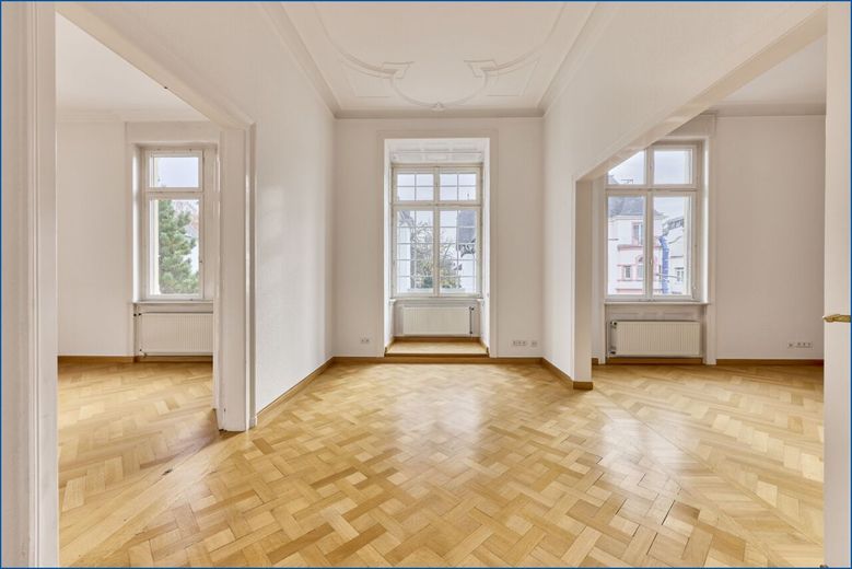 ** Stilvolle Altbauwohnung ** aus Gründerzeit ** mit Charme &amp; Ruhe in Sachsenhausen-Nord – Wohn- &amp; Essbereich