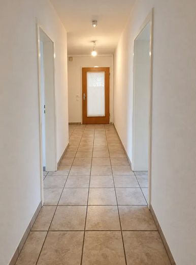 Su nuevo hogar - apartamento de 3 habitaciones en Illingen – Flur