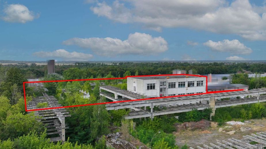 Provisionsfrei! Bei Magdeburg: Halle + 3 geschossiges Funktionsgebäude auf 9954m² in Schönebeck – Suedwest Luftbild