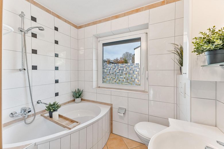 +++ Subito disponibile +++ Casa a schiera centrale a Neu-Ulm Pfuhl – Bad